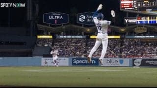 球場騒然… 何が起きた？ 大谷翔平が「飛んでる！」　大谷本人も爆笑… “想定外のハプニング”発生