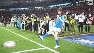 「トゥーキックかわいい」元乃木坂46・秋元真夏さんがＪリーグに登場！ セレモニー成功にファン感激「上手だった」「練習通りのナイスパス」
