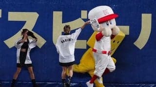 頭が取れそう…マスコットに“身バレ”危機「危ない！」　まさかの爆走にX騒然