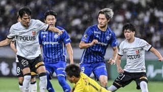 「ミニスカユニフォームが最高です」「めちゃめちゃ可愛い」元乃木坂46・秋元真夏が披露したJ1公式戦舞台裏の「白ミニスカ姿」が4万2千いいね！「何でこんな可愛いんですか??」の声