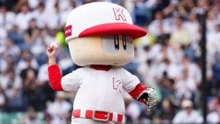 「中身は誰だ？」とX注目　始球式にプロも驚愕…場内ざわめき「剛速球すぎ」