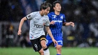 【再出発を切った浦和レッズで何が変わったのか(1)】小泉佳穂が先発復帰で抱える覚悟。浦和というチームは「刺激的で面白い試合ができているからいいで済まされるクラブなのか」