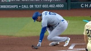 「これはアカンやろ…」 大谷翔平に相次ぐ「死球攻め」が変わった瞬間　リーグ二冠へ…“危険なコース”の一球に敵地騒然