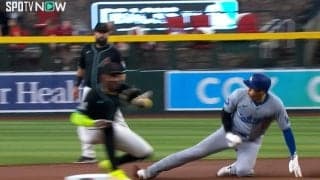 大谷翔平が驚愕の連続盗塁！「マジで50-50いく…」「凄すぎるだろ」二盗に続き三盗も“神スピード”で敵捕手が諦めた瞬間