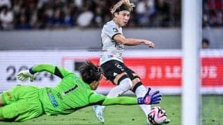 「どえらい、ベッピンさん」国立競技場での“よしめぐ”の可憐なJ1浦和ユニフォームショットに反響！「似合ってる！」「やっぱり、よしめぐにはコレを着て欲しいな！」の声