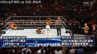 ラテン系美女レスラー、めちゃ深スリット衣装でレフェリーに“いちゃもん” 妨害行為に「また悪いことを…」