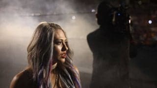 日本育ちの女子スーパースター、先輩レスラーを衝撃のヒザ蹴りKO！ 場内どよめき…大チャントも