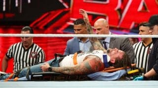 搬送中のレスラーを襲撃する“前代未聞”のハプニングが波紋 バックステージでカメラが捉えた問題の瞬間