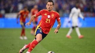 ソシエダに痛手…左足首に重度の捻挫を負ったオヤルサバルがスペイン代表を離脱、松葉杖姿でスタジアムを後に