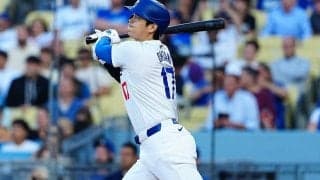 大谷翔平、史上初の「45-45」到達　確信の45号に騒然…最多タイ100打点で“2冠”浮上