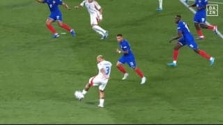 信じられない…イタリア代表、超おしゃれゴラッソが話題沸騰「最高傑作」「美しすぎる」ヒールパス→ダイレクト弾に海外ファンが大興奮