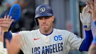 フリーマン三男が「来てたのね」　美人妻に抱えられ笑顔、“復活”した光景にSNS歓喜