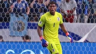 「意思疎通も判断もアジアカップの時よりはよくなっている」。1月にオウンゴールを献上したバーレーン戦で違った自分を見せつけたい鈴木彩艶【新しい景色へ導く期待の選手/vol.47】