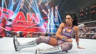 美女レスラー、前よりも後ろが衝撃のバキバキ…“羽が生えた”ような美背筋にファンうっとり