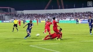 ズバンッ！「理不尽ゴールが炸裂」上田綺世、バーレーン戦で追加点！「人間離れしてる」「体幹やばっ」【日本代表】