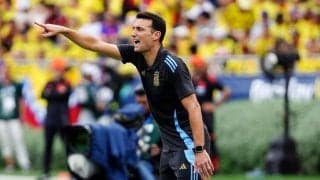 「PKで試合が決まってしまった」　コロンビアとの上位対決落としたアルゼンチン、指揮官はVAR判定に憤り「改善すべきだと思う」