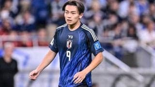 「失明したらどう責任取るの！」「こんなはっきり妨害されんのありなん？」日本代表FW上田綺世が試合中に観客から放たれた妨害行為に非難続々……W杯最終予選での衝撃の瞬間