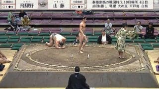 「肋骨見える力士なかなかいない」一般人体型の“極細”マッチョ力士は勝ち姿もイケメン！ 体重2倍ほどの巨漢を衝撃の投げ技で撃破…館内どよめき
