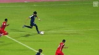 三笘薫の「完璧すぎるファーストタッチ」が必見！ 右足アウトサイドの柔らかいトラップは教本に乗せたいレベルだ