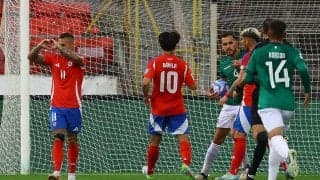 「不誠実だ」「ゴールは正当だろう」GKの負傷もプレー止めず…W杯南米予選で賛否両論の同点弾「ごまかしの可能性もあった」