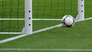 時が止まった？前代未聞、足を振り上げてから数秒間停止、“フリーズPK”が再び話題に「蹴るのに3営業日かかった」