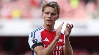 足首負傷で松葉杖…それでもウーデゴールはノースロンドン・ダービーに出場できる？ アルテタ監督が希望「残り48時間。様子を見てみよう」