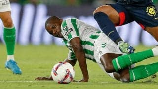 今季初勝利のベティスに大きなピンチ？ 26分で交代したW・カルバーリョがアキレス腱を負傷か…監督も「ケガは酷いよう」