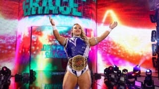 “規格外”ボディの筋肉女子レスラーに震撼！ まるで女ハルク…ファン騒然