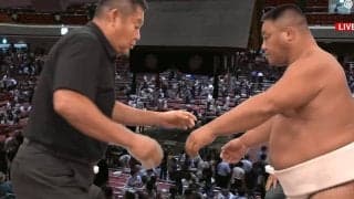 「これはアカンw」「ホラー」相撲芸人の美容グッズ装着後の姿が“怖すぎる”「パックから角刈りがはみ出てるw」爆笑も