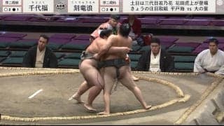 力士の倒れる姿が「シンクロしてる」偶然の産物にファン熱視線「同時に見える」「こんなことあるんだ…」