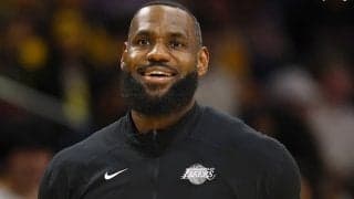 レイカーズのオーナーがパリ五輪で輝いたレブロンを絶賛「歴代最高の選手かもしれません」