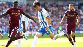 「チームのアイコンですなぁ」　ブライトン本拠地で三笘薫のビッグフラッグ！　現地サポーター掲げる姿に「愛されてるな」