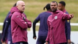 イングランド名SBのアシュリー・コール氏、今後は代表のコーチ業一本に…カーズリー暫定体制をサポート