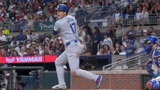 何が起きた？ 大谷翔平の打球で“ハプニング”「どうした？」 思わず叫び声を上げる… 球場騒然