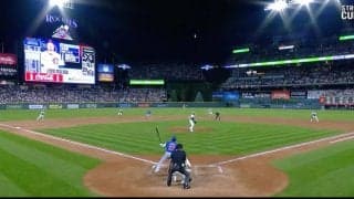 何が起きた？ 鈴木誠也に“謎のハプニング”「ボールが消えた？」 “想定外の動き”の打球が「神ってる」