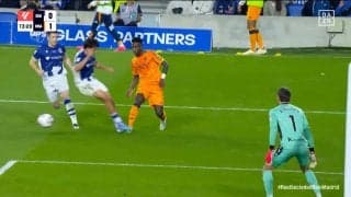 VARに不満！ソシエダ指揮官が猛烈異議を唱える“PK判定”の瞬間「フットボールを台無しにしている」