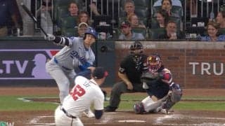 何が起きた？ 大谷翔平に「騙された」 相手投手がドン引き… 右手一本“変態打ち”に「油断したな」