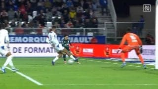 レベチ過ぎる！南野拓実、チャンスを作る“オフザボール”の動きに脚光「一級品やな」ディフェンスラインの背後に抜け出しノールックで股抜きクロス「決めてやってくれよ！」