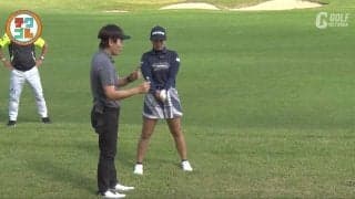 ツマ先上がりの深いラフからは「フェースをかぶせる」という選択肢もあり