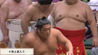 尊富士、化粧まわしを大胆“イメチェン” 意外な色に「一体、いくつ持ってるんだ」ファン注目