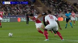 波乱！南野拓実がバルセロナ相手に一発退場を誘発「このプレーはでかいぞ」数的優位を生かしたモナコがCL初戦で大金星！