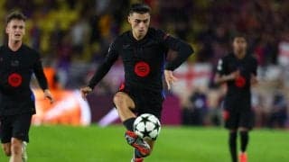 守護神の緩慢パスに南野拓実のプレスでE・ガルシアが一発退場…ペドリ「2人のコミュニケーションミス」