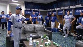 「君のプレーにまず敬意を」大谷翔平を名指し…現役最長864試合で辿り着いた乾杯 “一人だけユニ”が物語る「とんでもない活躍」