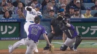 それは打っちゃダメ！ 大谷翔平、衝撃52号が「ヤバすぎ」 ありえない“超悪球打ち”に球場ドン引き…「もうよく分からん」