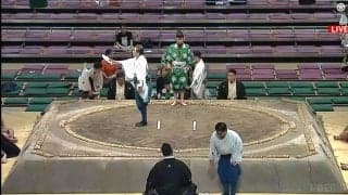 「魅力的な方ね」切れ長な目の43歳イケメン呼び出し…“雰囲気たっぷり”な姿に熱視線