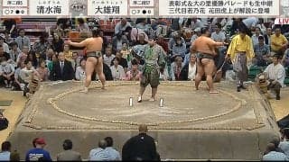 「デヴィ夫人土俵入りw」序二段優勝決定戦で予想外の珍事 さすがの存在感にファン騒然