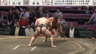 「ちょ、勝負あったって！」行司が慌てて力士を静止するハプニングに騒然「笑ってしまった」「可愛いの見れた〜」悶絶するファンも