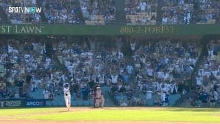 大谷翔平の劇的53号弾で「スタジアムが揺れた」 同僚はベンチから飛び出し、観客も一斉に総立ち「マジで鳥肌」驚異の光景