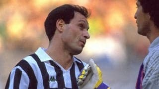 ワールドカップ得点王スキラッチが愛される理由 「差別」を笑顔ではねのけたその人生を悼む