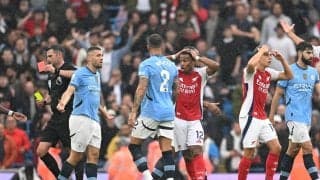 「なぜ台無しにしようとするのか」シティとユナイテッドのOBがアーセナルの退場劇に言及、オリバー主審を批判「彼は注目を浴びたいだけ」